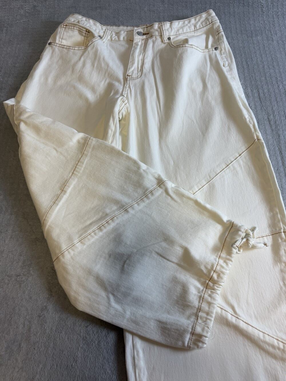 Almost Famous Women M Cream Barrel Jeans Contrast Stitch Drawstring Hem Y2K